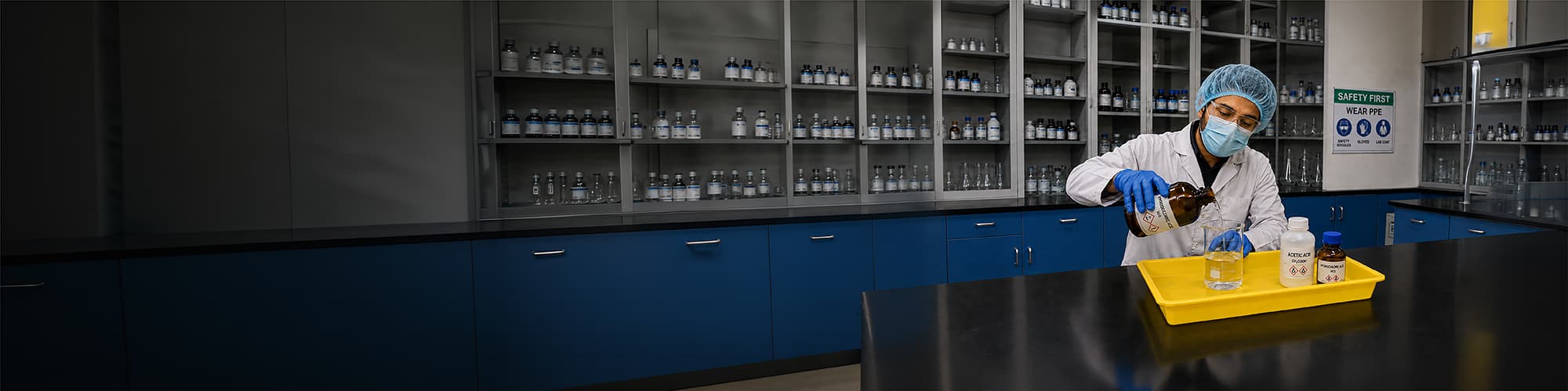 Lab & Workstation Spill Trays 